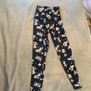Floral Design High Rise Leggings | Beyond Yoga | WS